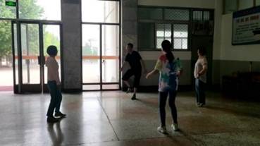 说明: E:\CZG\非教学\工会党务与指导青年教师\20220606 校工会活动视频\永利集团3044 姜亚东 踢毽子_Moment.jpg
